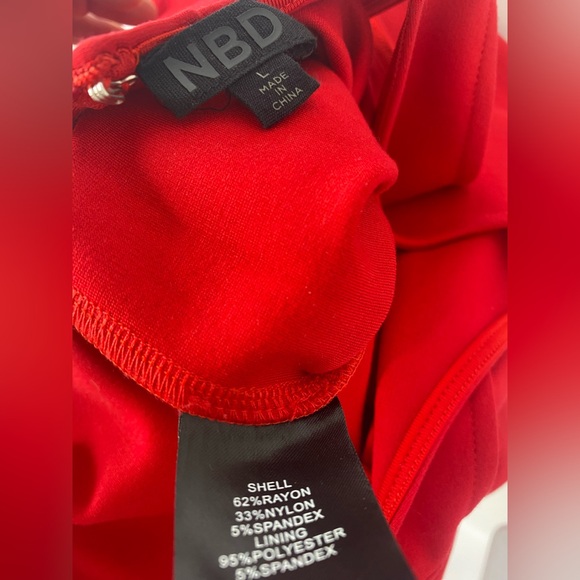 NBD REVOLVE Red Rose Late Night Gown - Picture 5 of 7